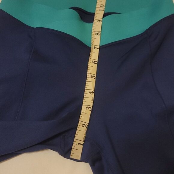 COPY - Ivy Park mid rise, crisscross front leggings size small - Picture 4 of 8